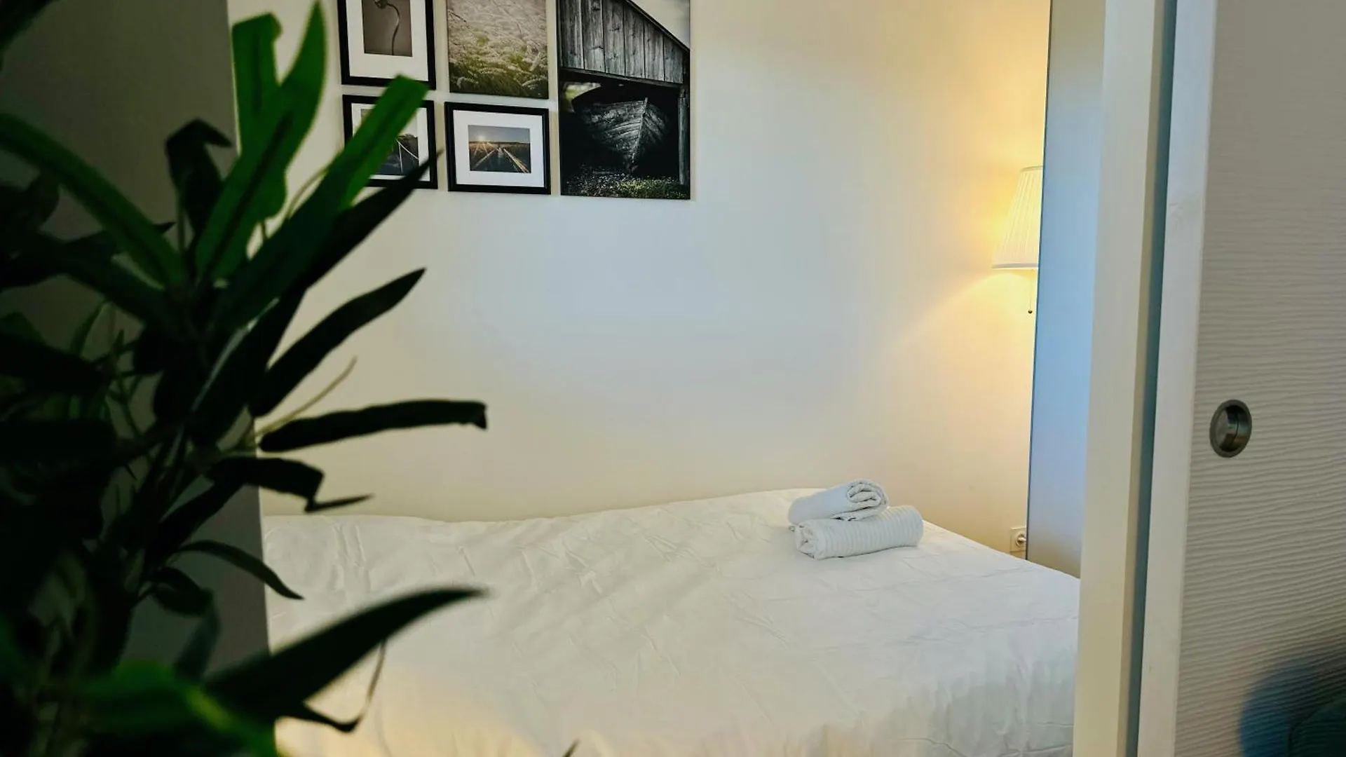 Side Ocean View Studio, 24H Check-In And Out, Air Conditioner, Close To Airport 케인즈수르메르 0*,  프랑스