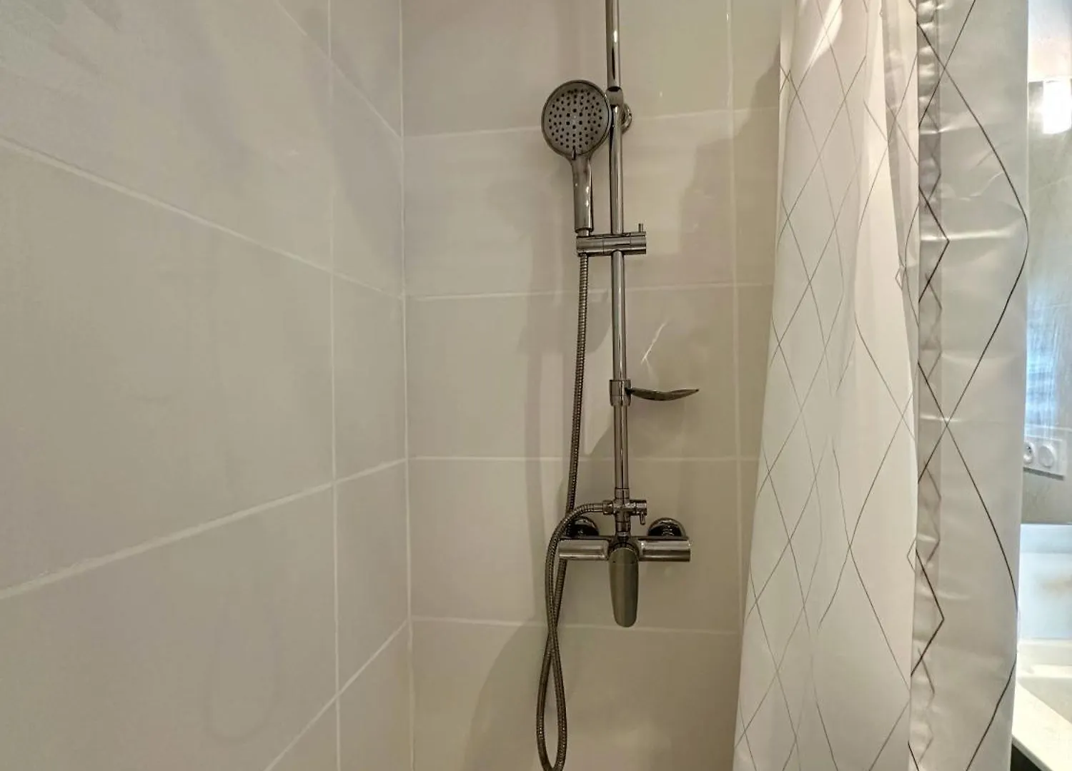 Side Ocean View Studio, 24H Check-In And Out, Air Conditioner, Close To Airport 케인즈수르메르 0*,  프랑스