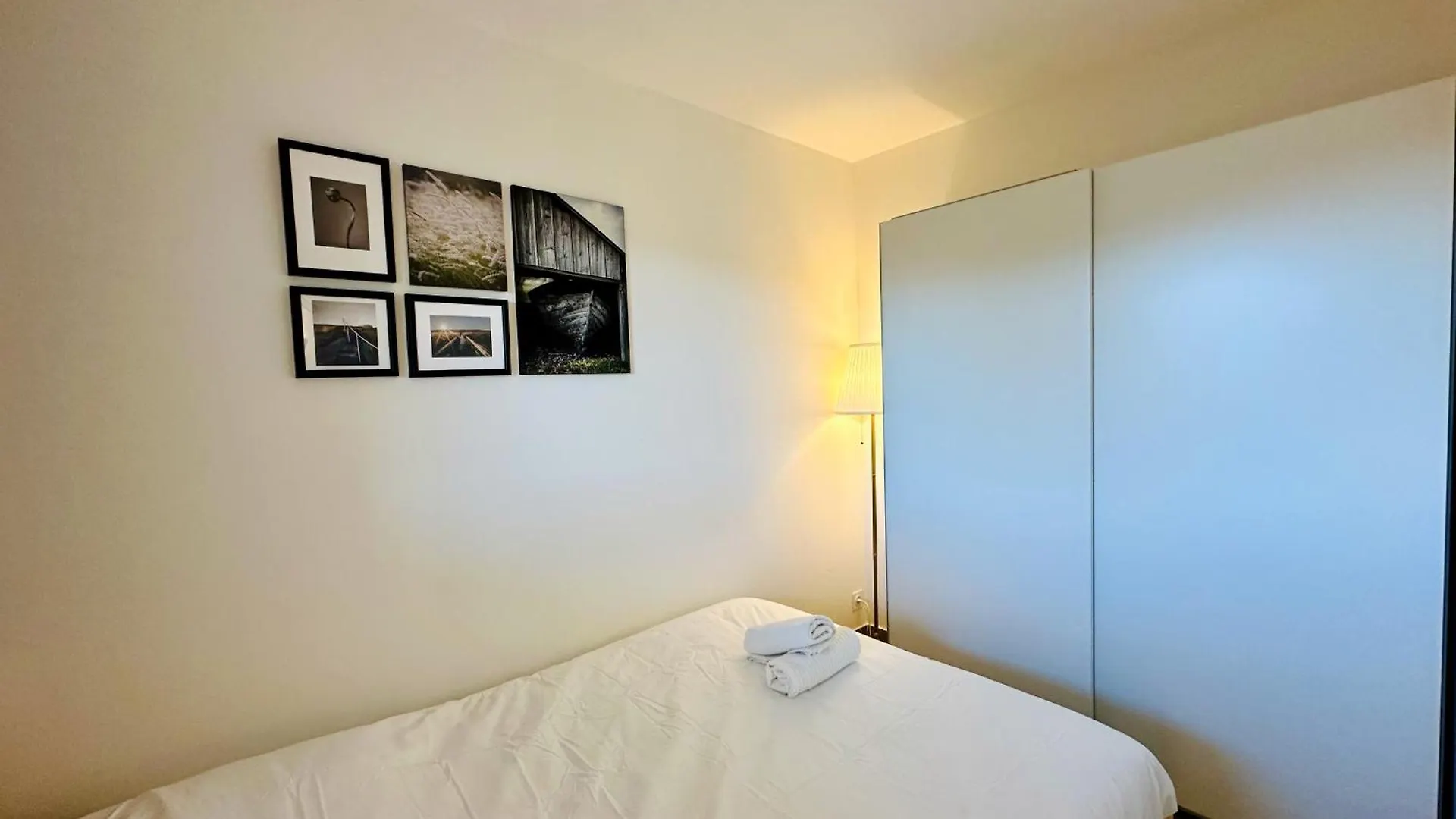 Side Ocean View Studio, 24H Check-In And Out, Air Conditioner, Close To Airport 케인즈수르메르
